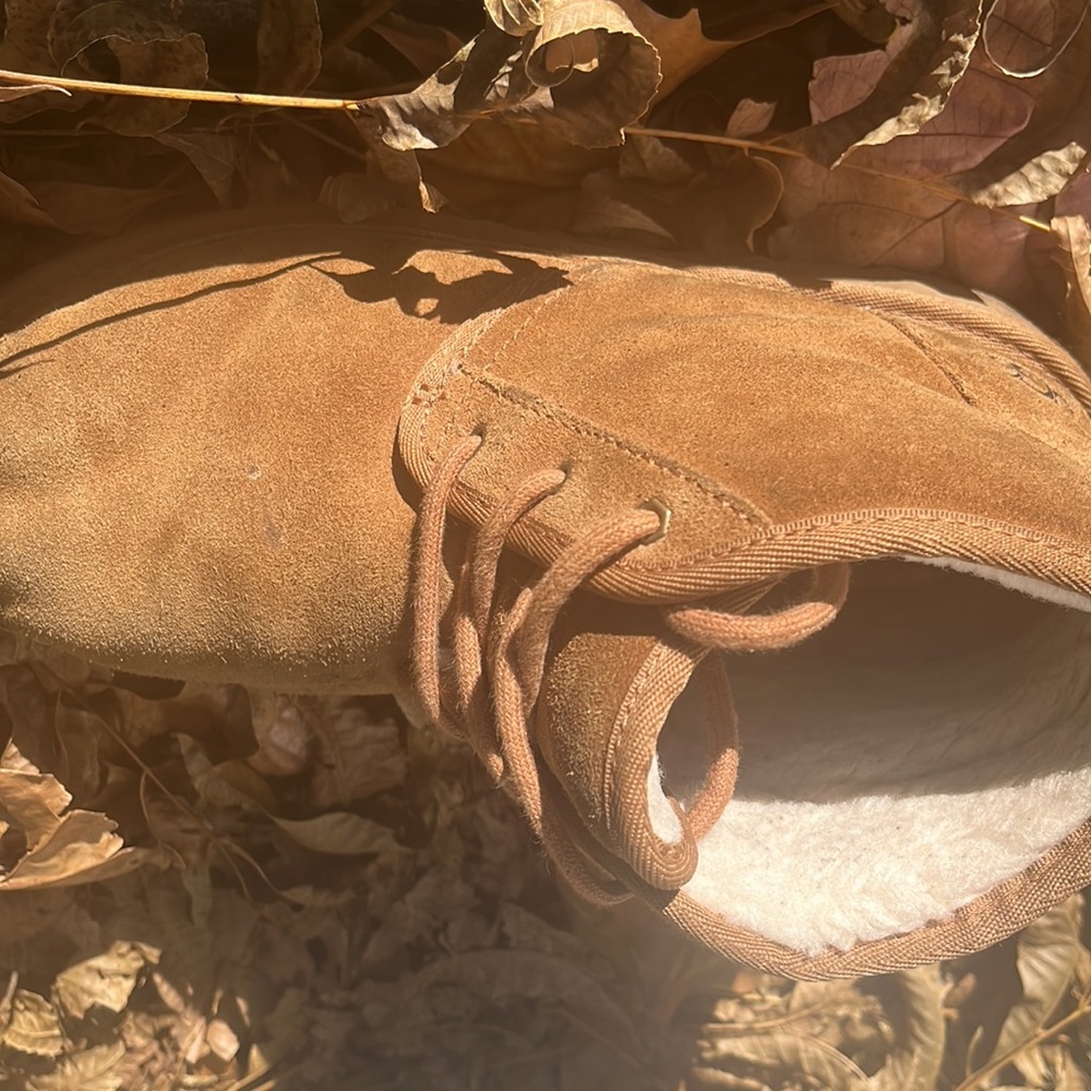 Uggs brown and size 7 - Picture 2 of 5